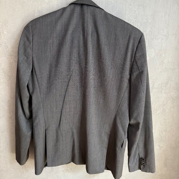 BOSS by Hugo Boss Men's 2-Piece Suit – Charcoal Pinstripe – Size 38R (48 EU) - Picture 4 of 7